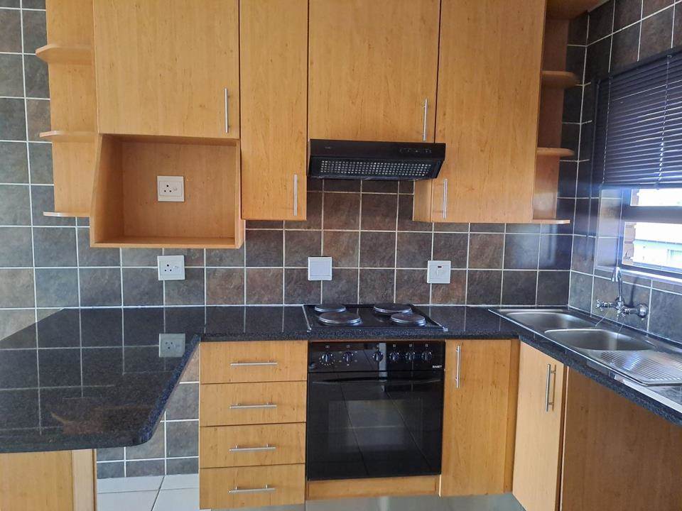 2 Bed Townhouse in New Redruth photo number 17