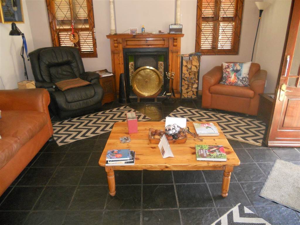 4 Bed House in Graaff Reinet photo number 5