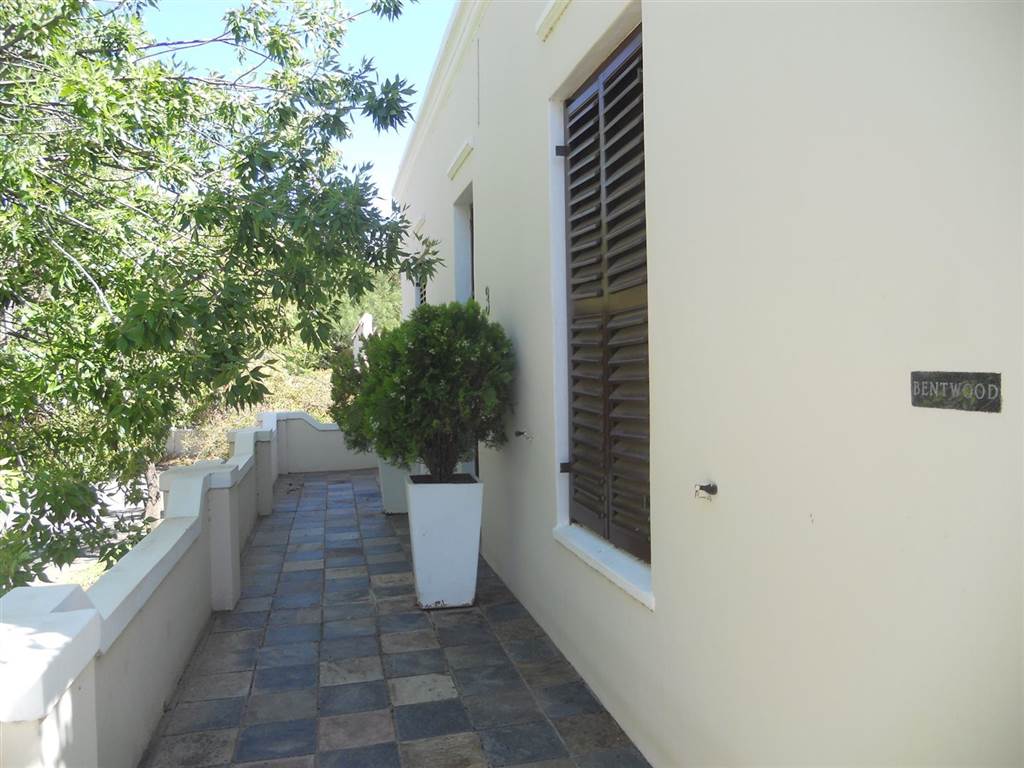 4 Bed House in Graaff Reinet photo number 22