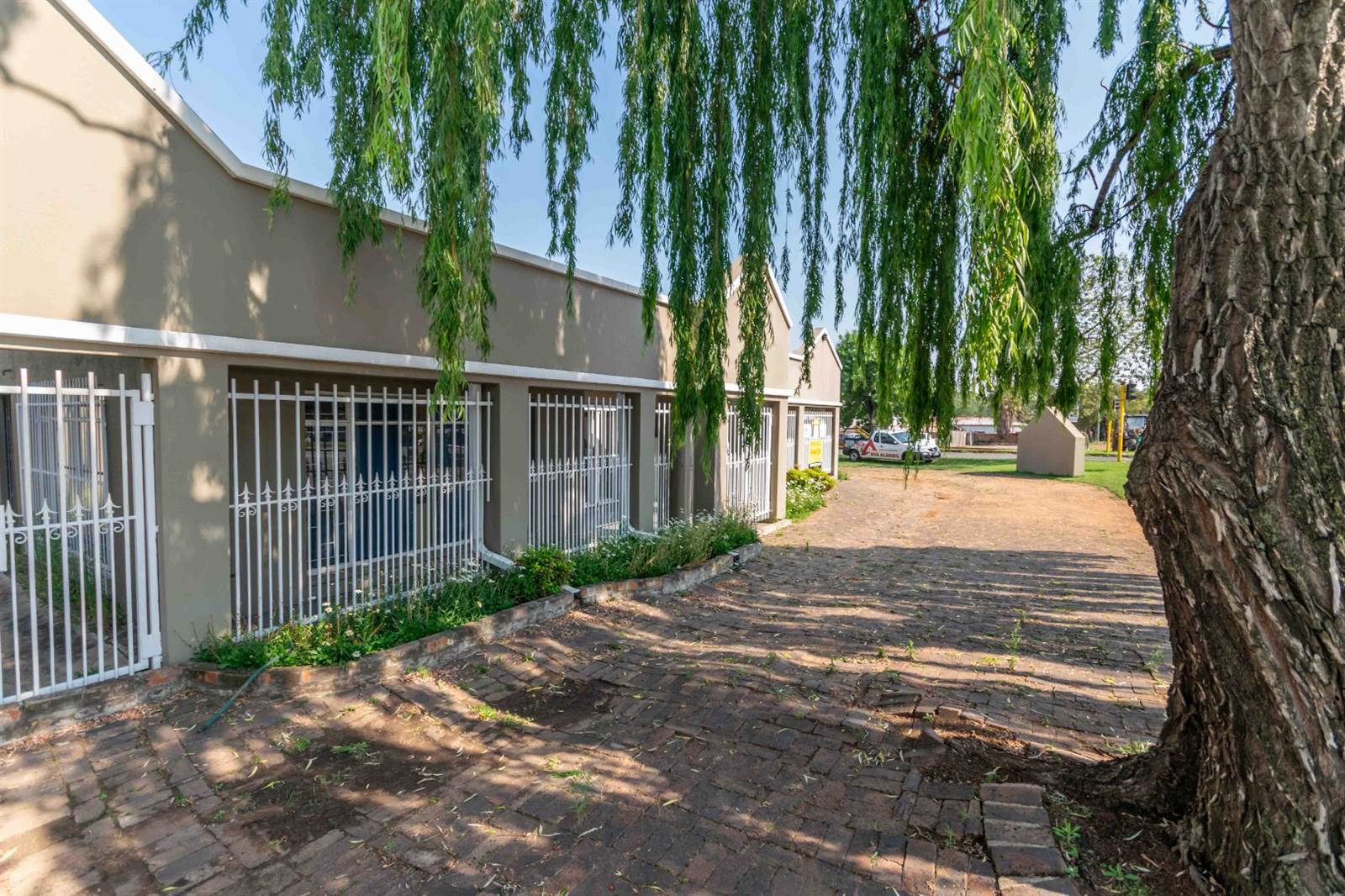 360  m² Commercial space in Middelburg Central photo number 1