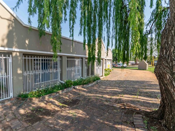 360  m² Commercial space in Middelburg Central