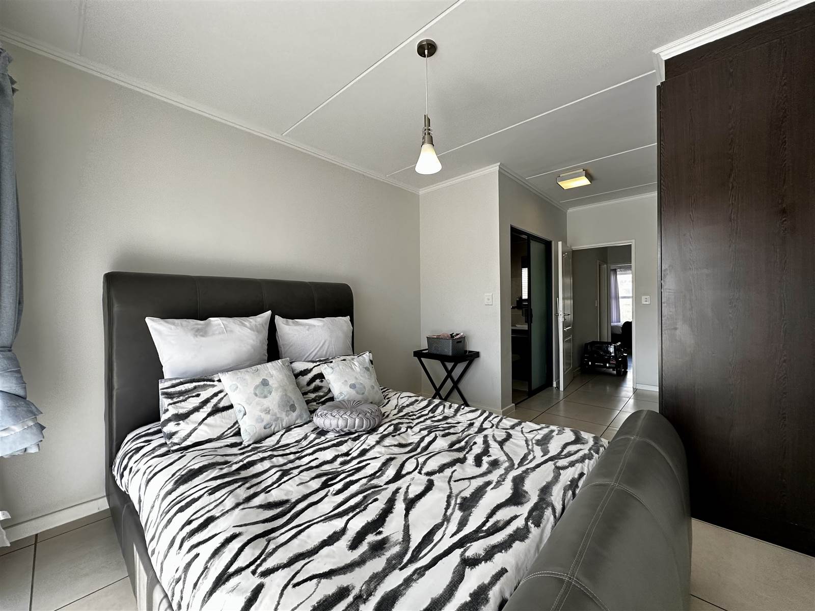 2 Bed Apartment in Kyalami photo number 10