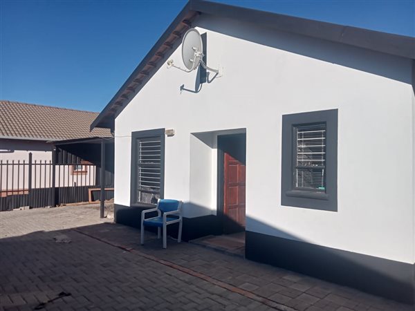 2 Bedroom House 2 Bedroom House