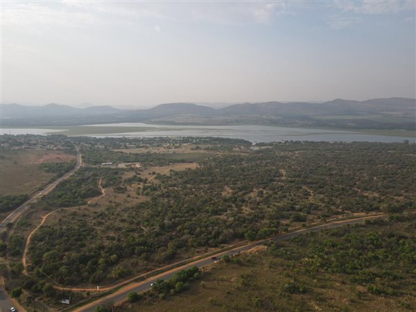 90.2 ha Land available in Kosmos