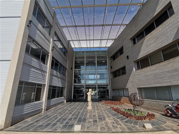369  m² Commercial space in Illovo