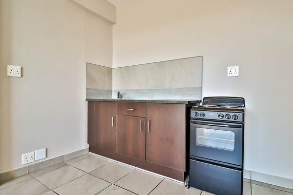 Studio Apartment in Johannesburg Central photo number 2