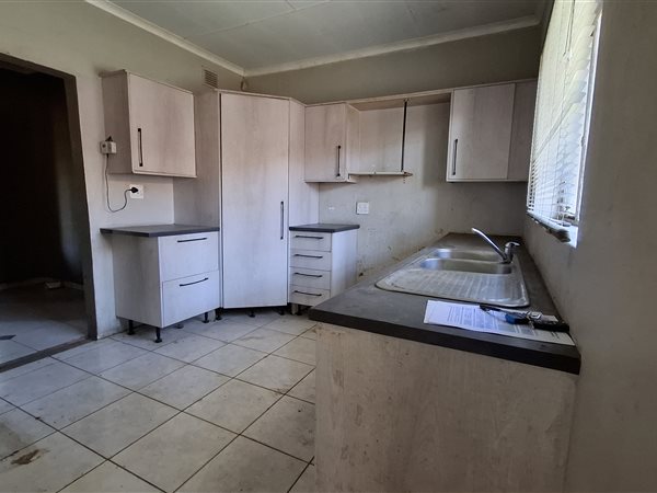 3 Bedroom House 3 Bedroom House