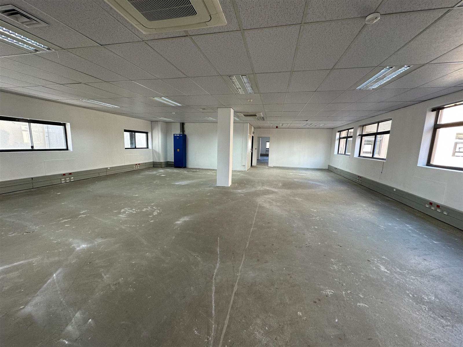 2942  m² Commercial space in Bellville Central photo number 30