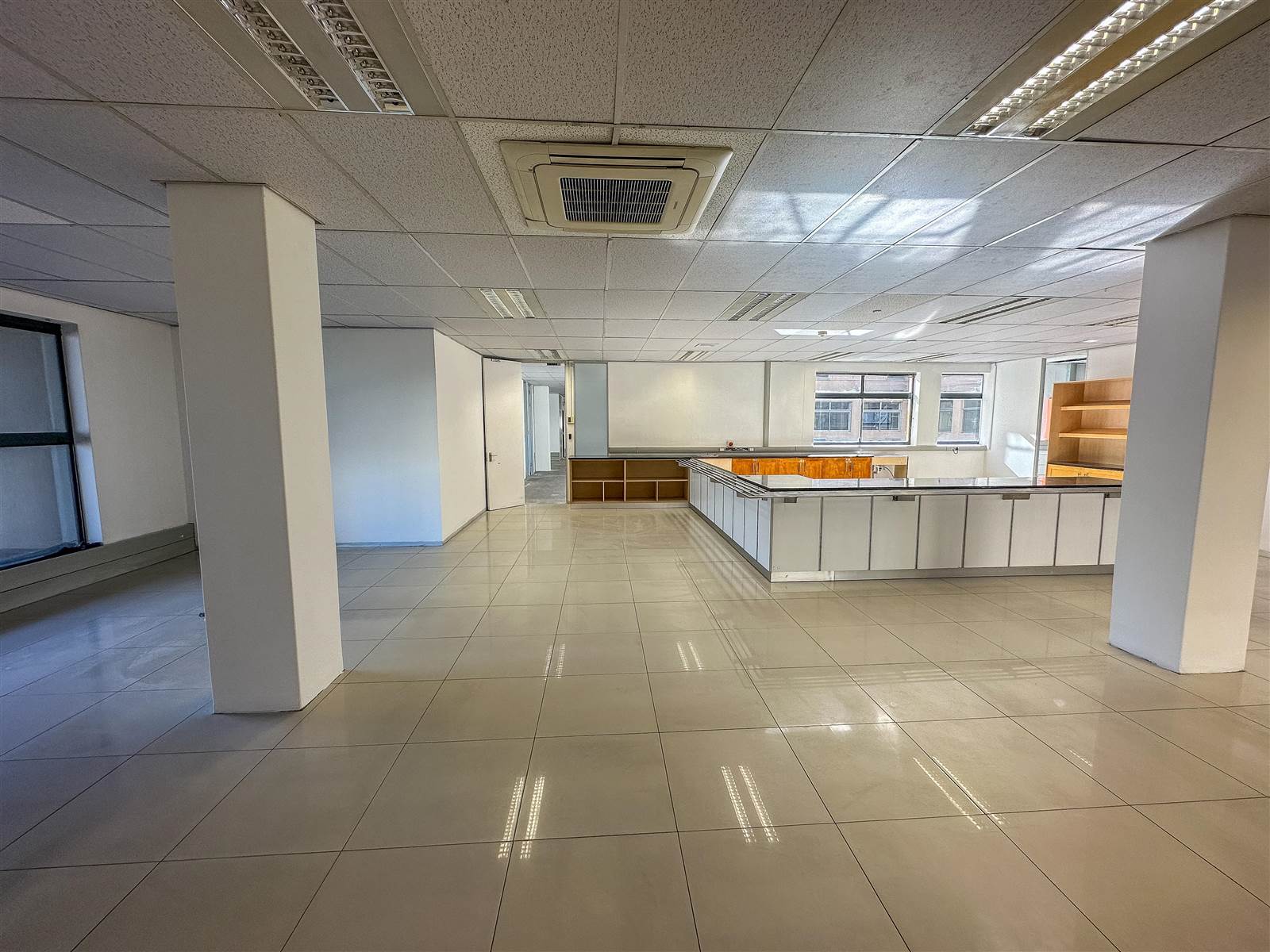2942  m² Commercial space in Bellville Central photo number 14