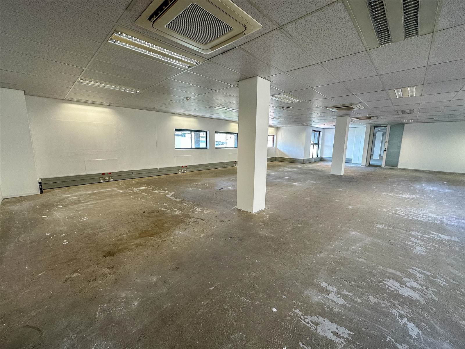 2942  m² Commercial space in Bellville Central photo number 20