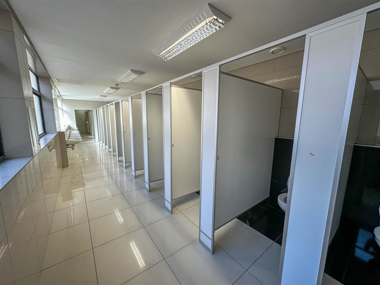 2942  m² Commercial space in Bellville Central photo number 26