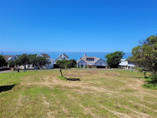 621 m² Land available in Cove Rock