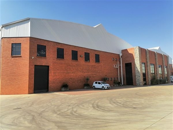 9 080 m² Industrial space 9 080 m² Industrial space
