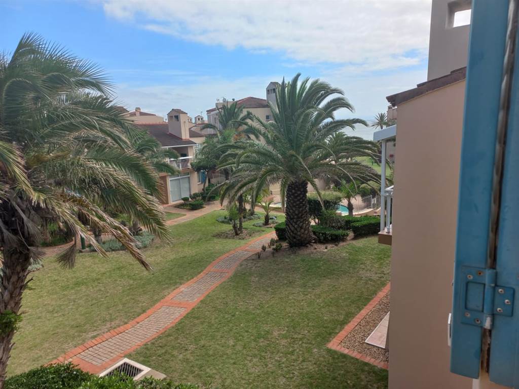 2 Bed Apartment in St Francis Bay photo number 6