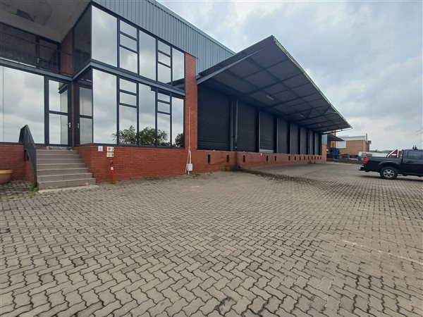 2 440  m² Industrial space