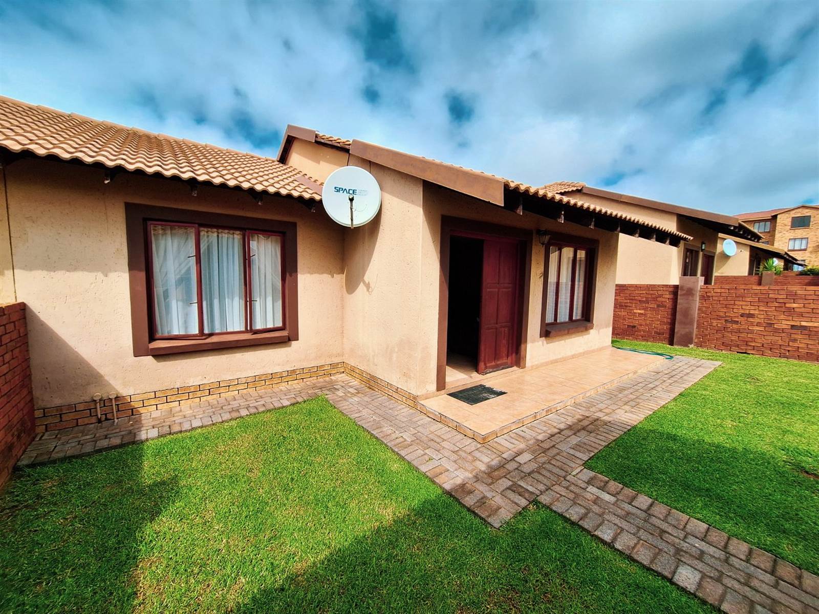 2 Bed Townhouse in Krugersdorp Central photo number 14