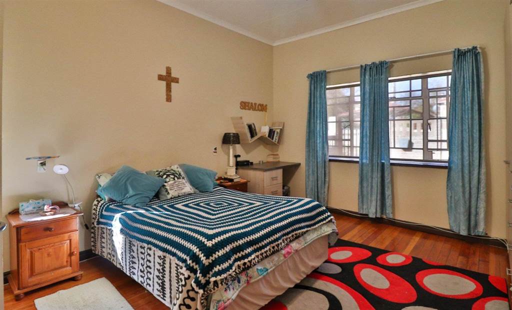 4 Bed House in Rosettenville photo number 11