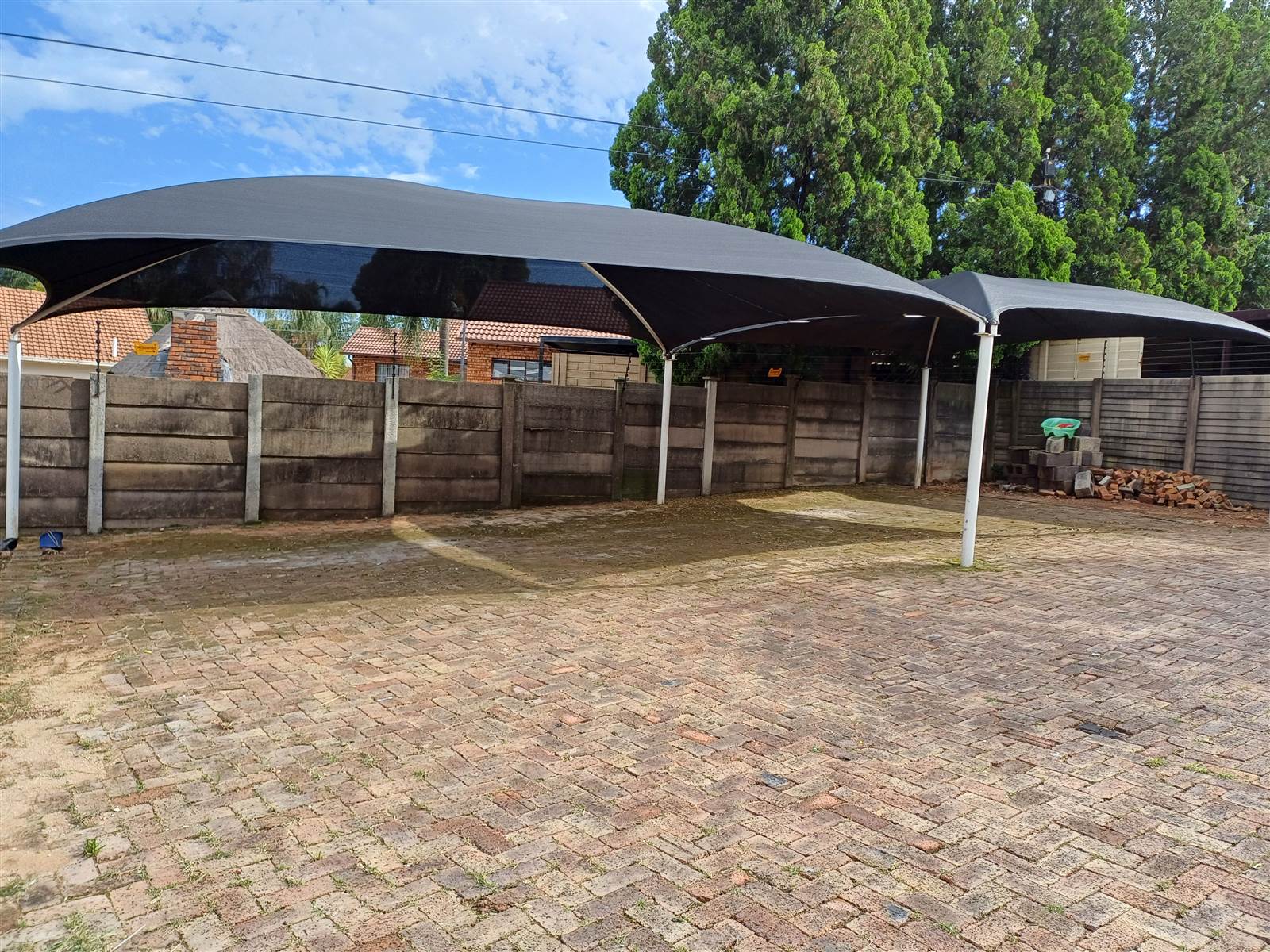 175  m² Commercial space in Rooihuiskraal photo number 17