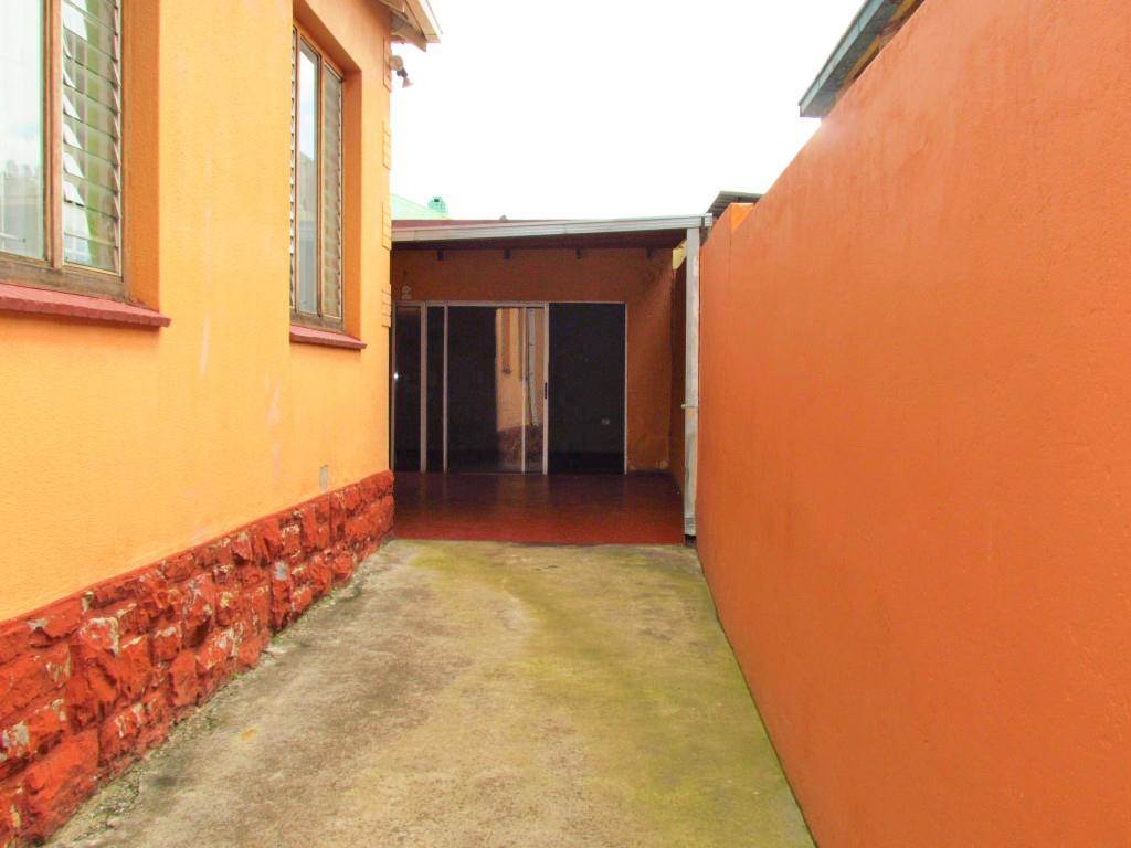 4 Bed House in Yeoville photo number 22
