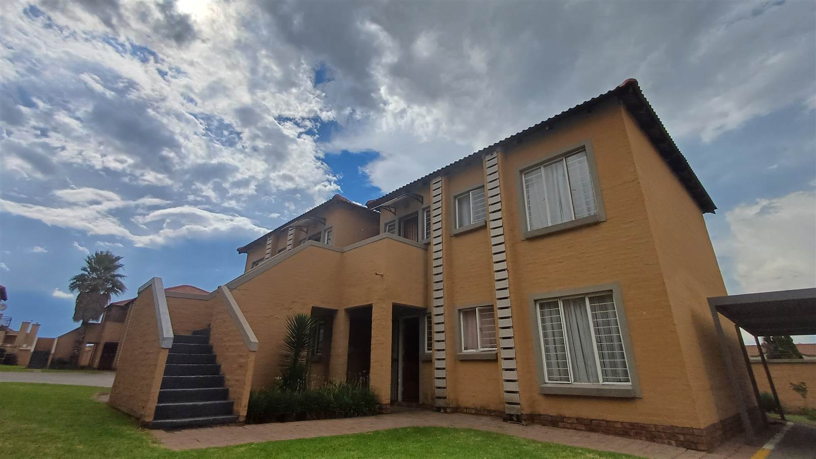2 Bed Apartment in Vaalpark photo number 1