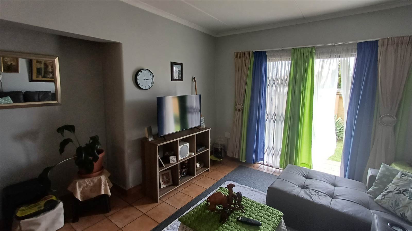 2 Bed Apartment in Vaalpark photo number 4