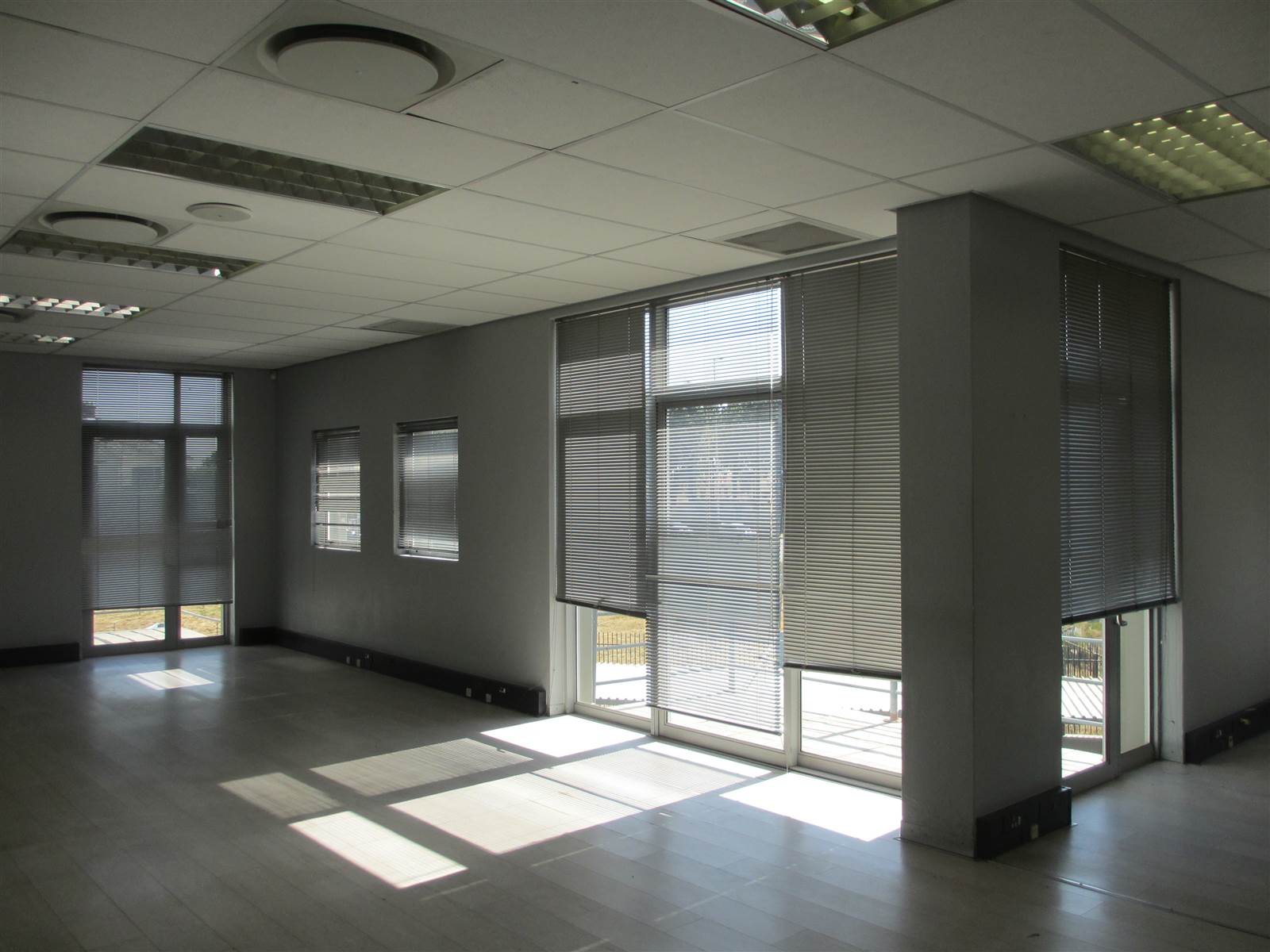 303  m² Commercial space in Fourways photo number 24