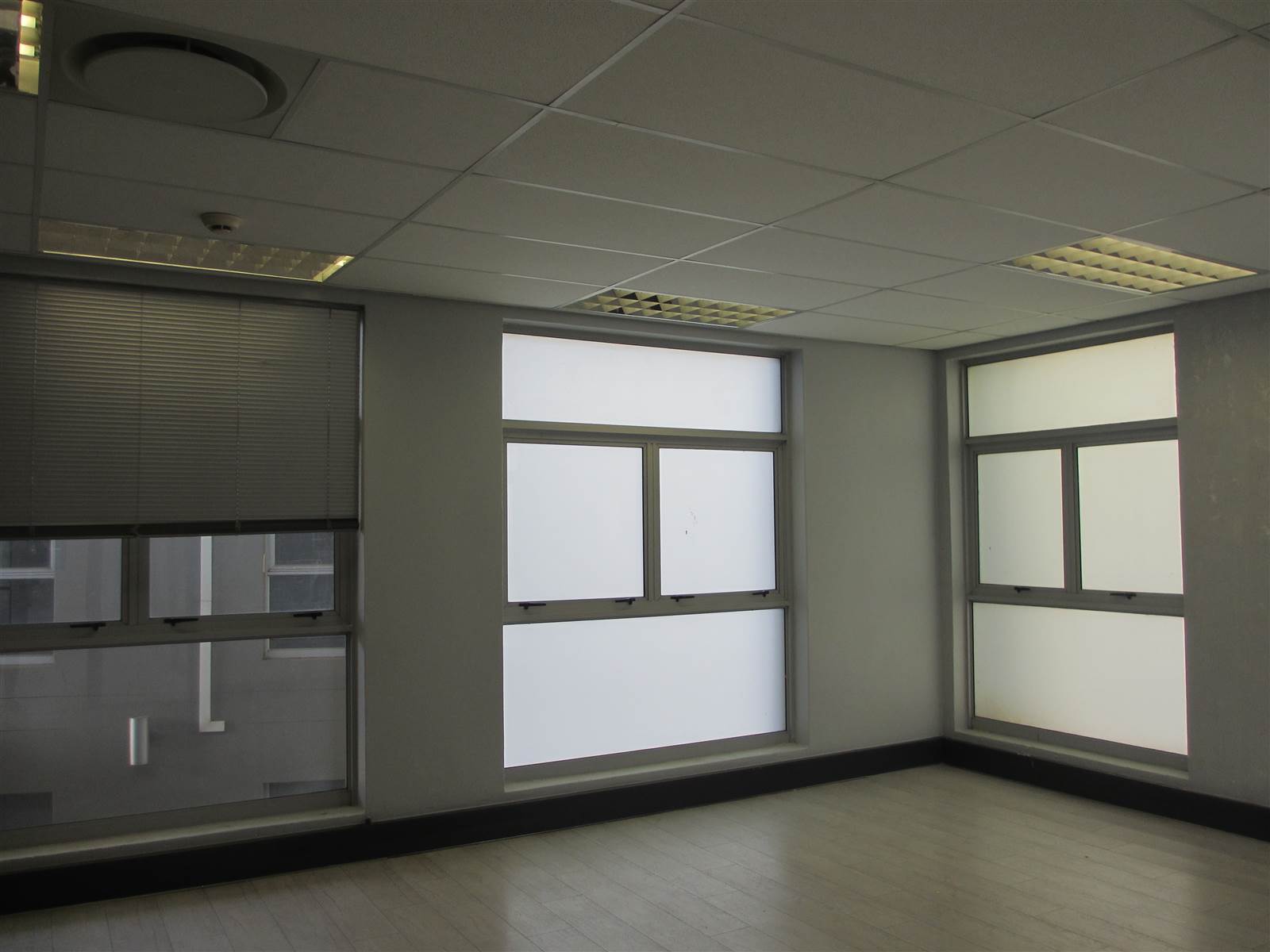 303  m² Commercial space in Fourways photo number 17
