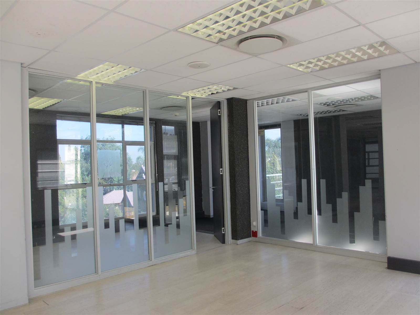 303  m² Commercial space in Fourways photo number 25