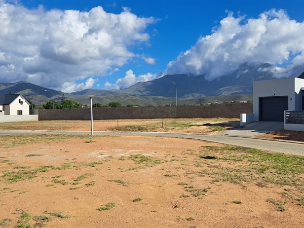 352 m² Land available in Robertson