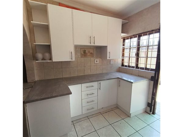 3 Bed Apartment in Turffontein