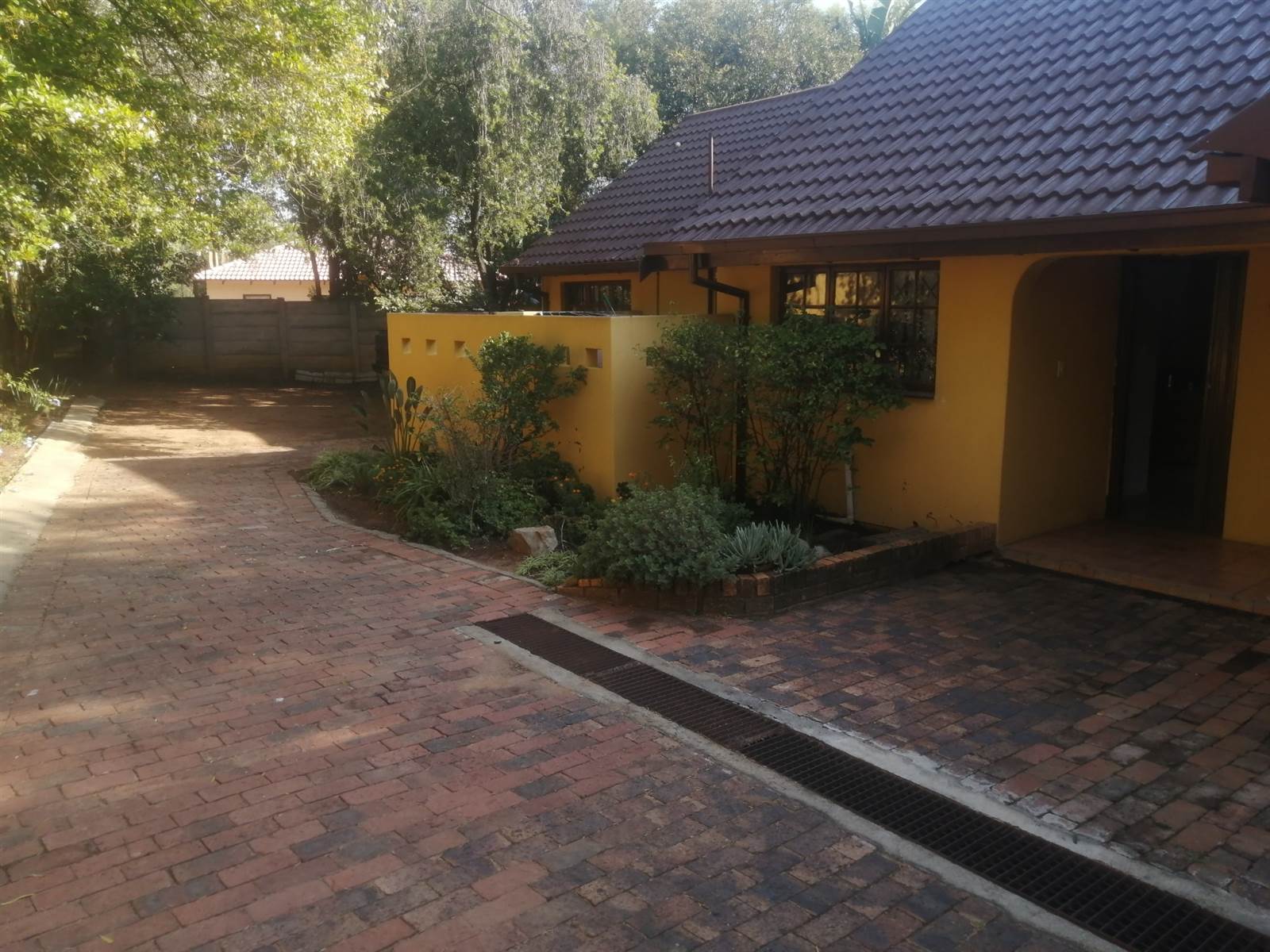 4 Bed House in Bloubosrand photo number 1