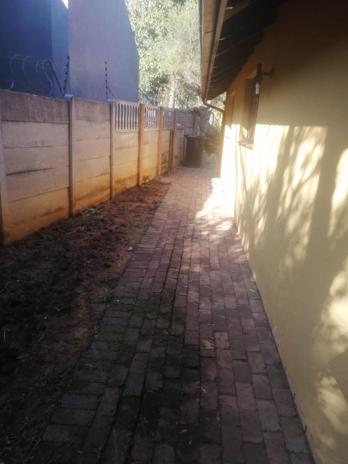 4 Bed House in Bloubosrand photo number 11