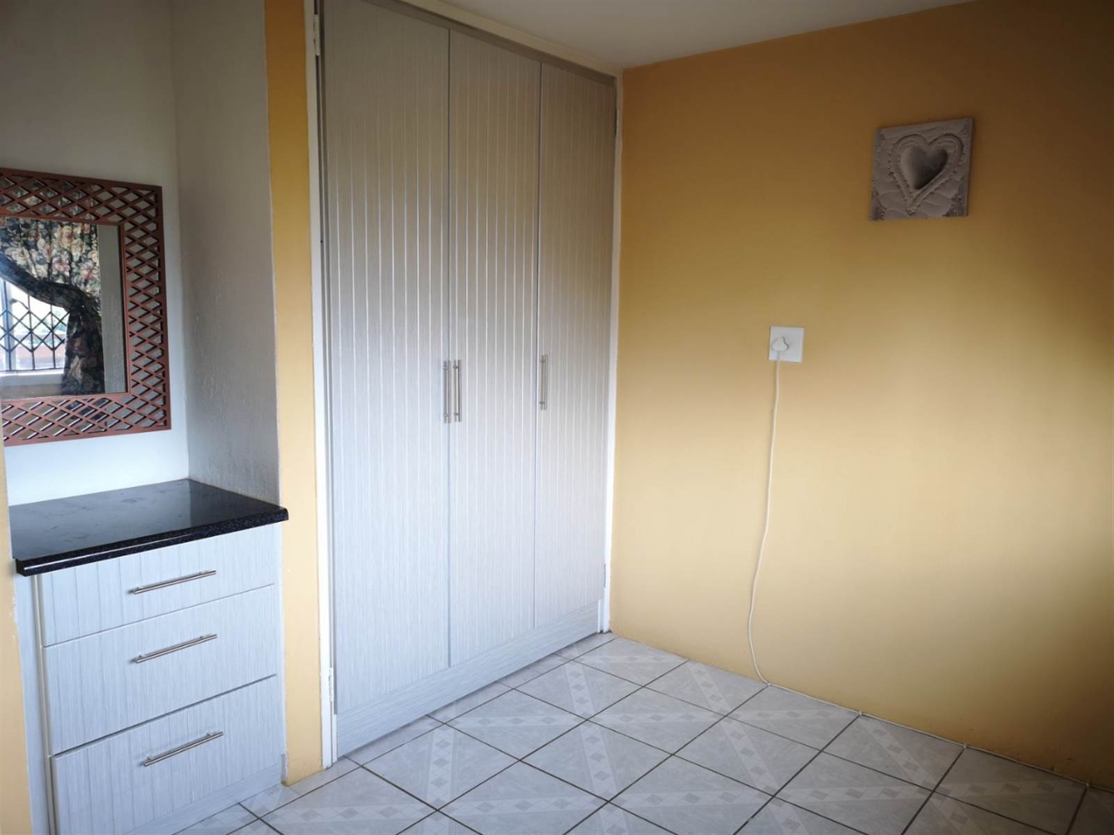 3 Bed Apartment in Pinetown Central photo number 10