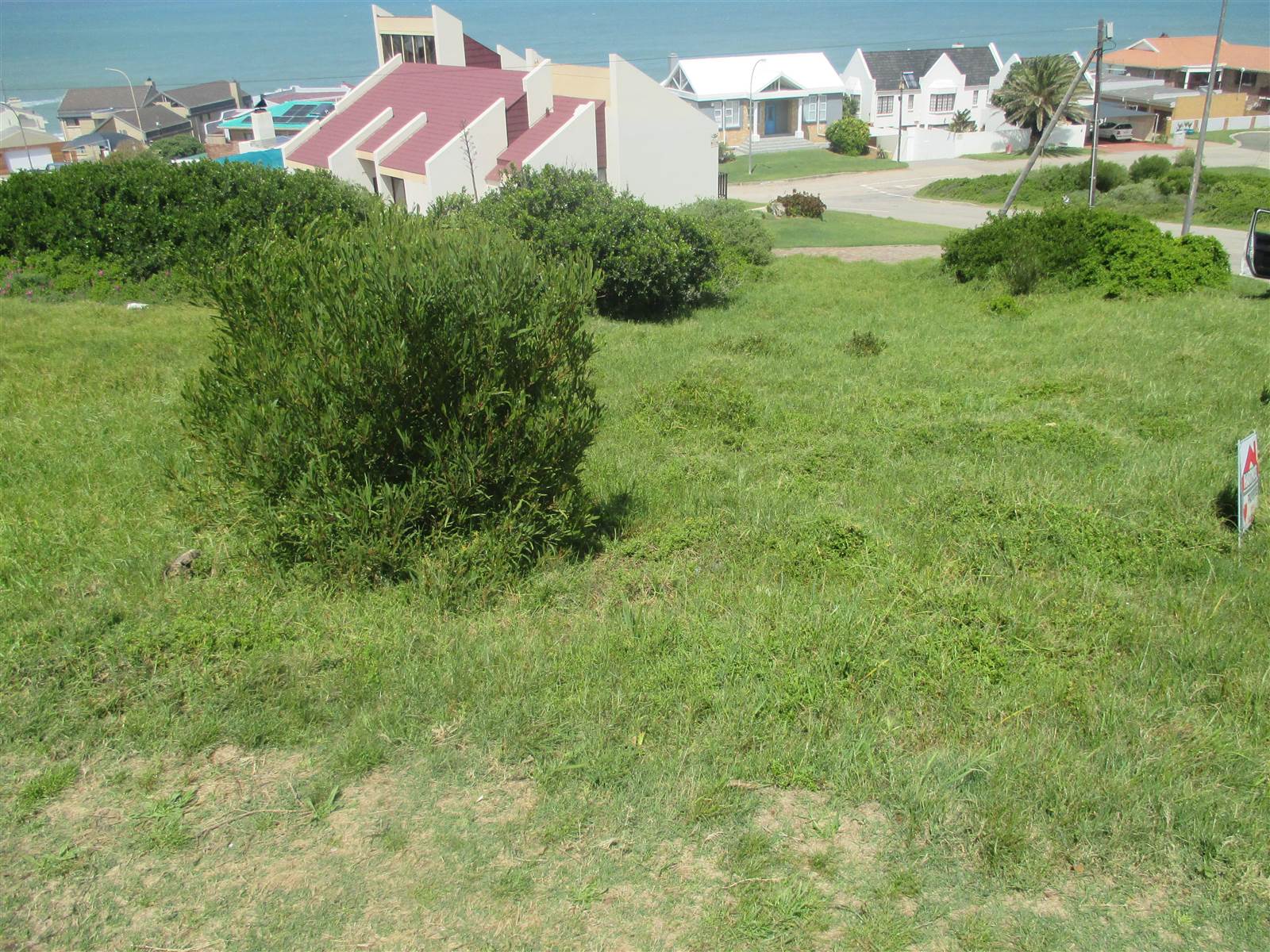 869 m² Land available in Dana Bay photo number 4