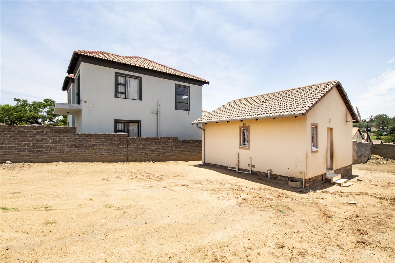 2 Bed Cluster in Bloubosrand photo number 13