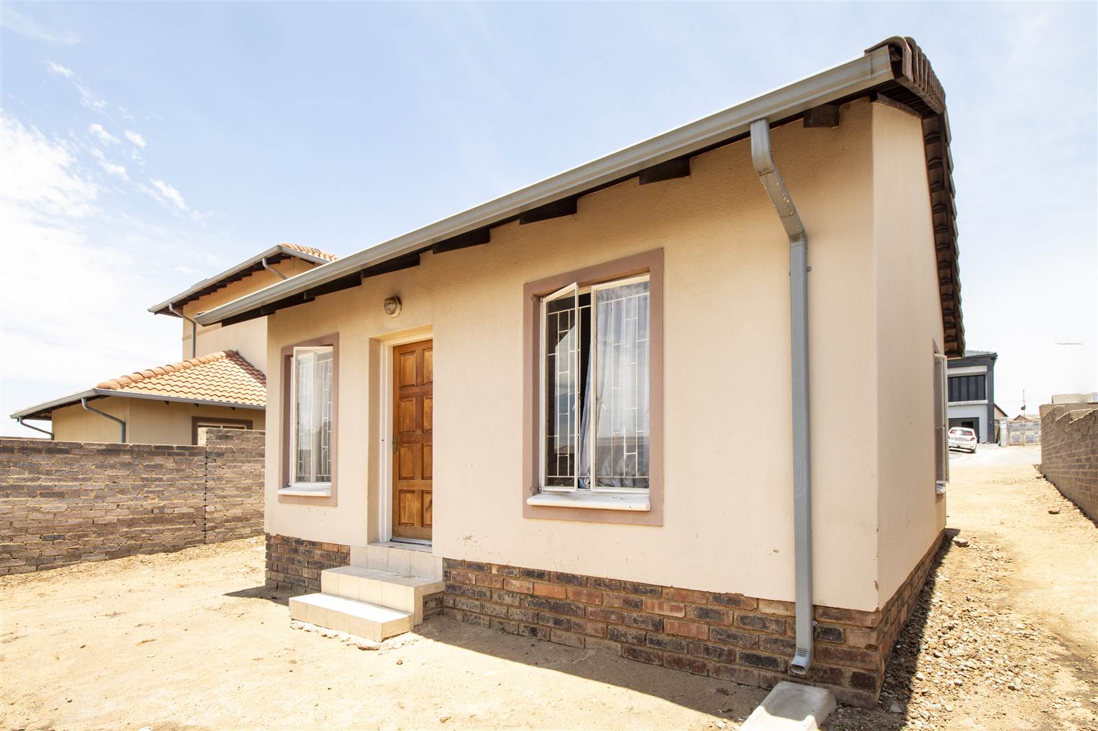 2 Bed Cluster in Bloubosrand photo number 2