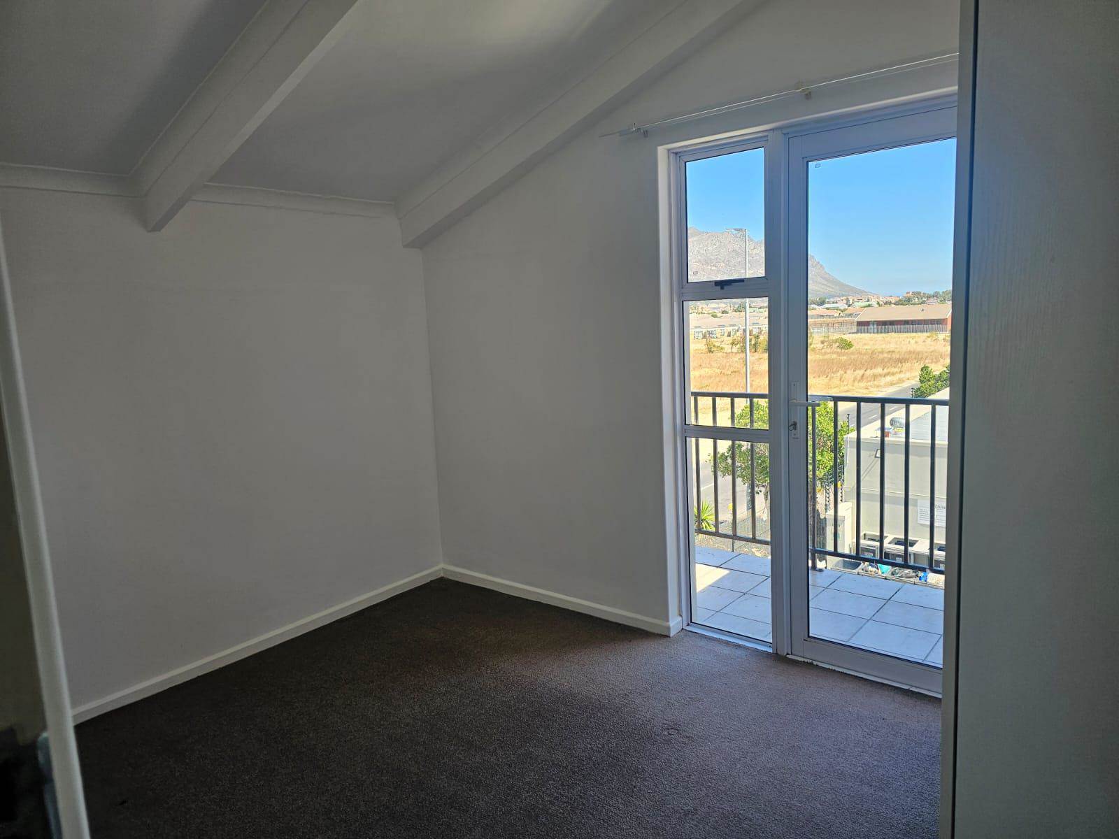2 Bed Apartment in Gordons Bay Central photo number 11