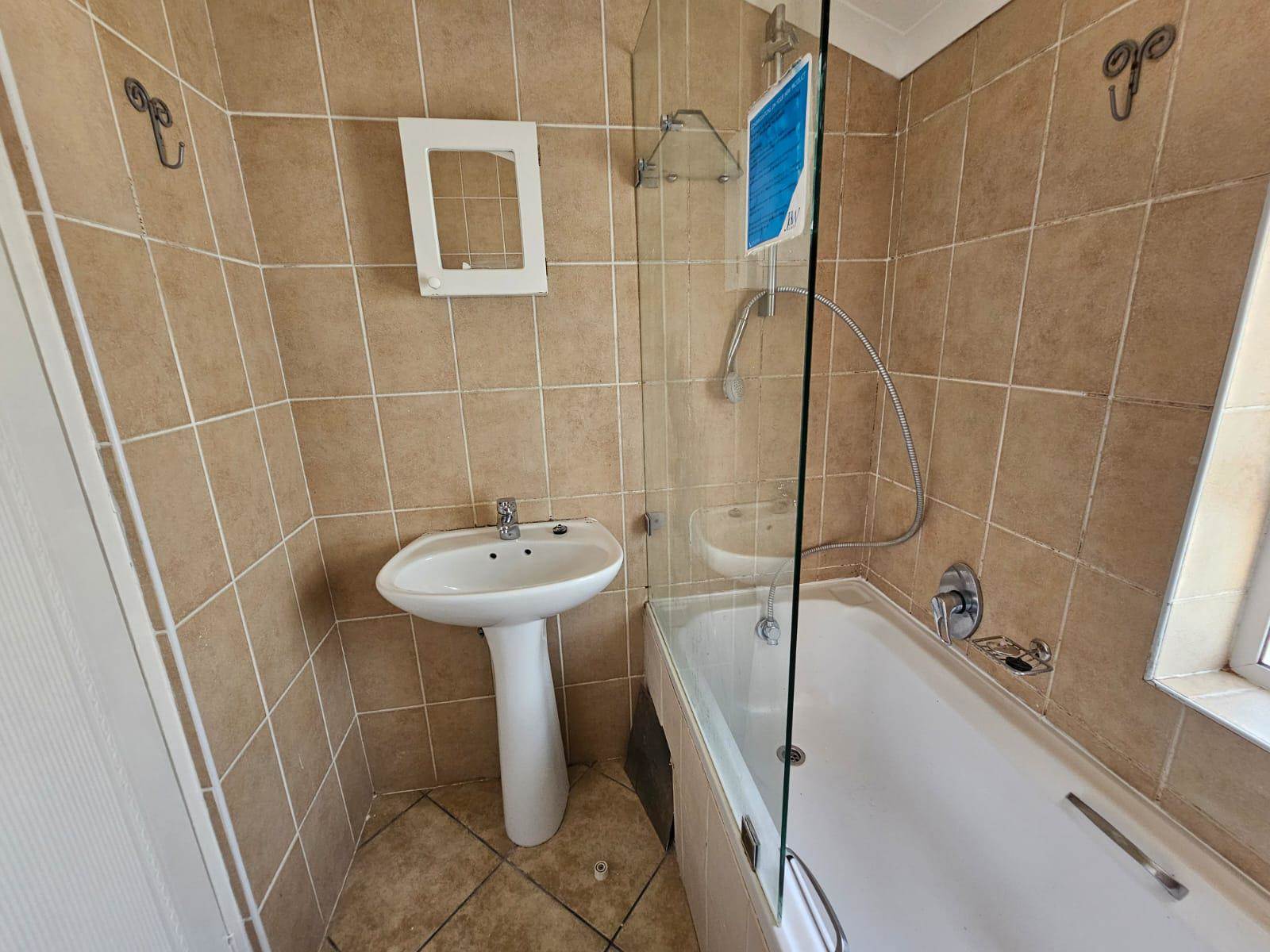 2 Bed Apartment in Gordons Bay Central photo number 13