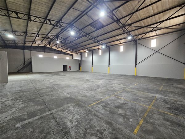 782  m² Industrial space