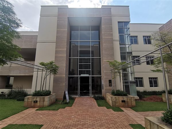 1061  m² Commercial space in Illovo