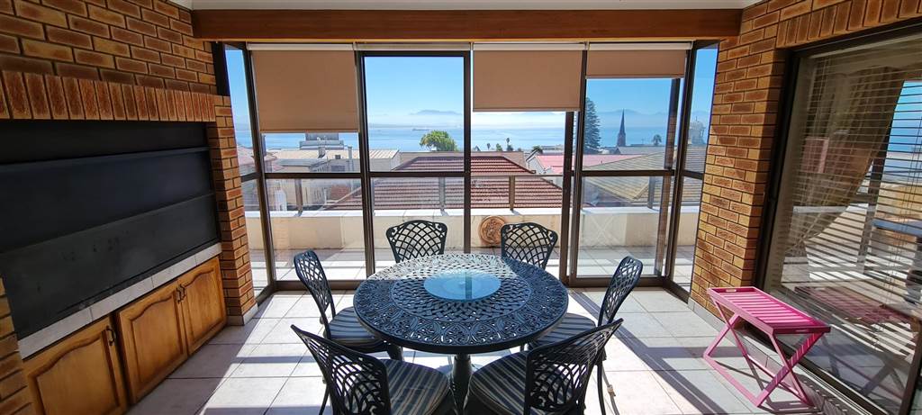 3 Bed Penthouse in Mossel Bay Central photo number 20