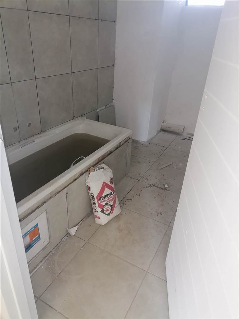 3 Bed Flat in Raslouw photo number 11