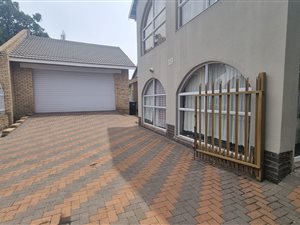 4 Bed House in Vanderbijlpark SE2