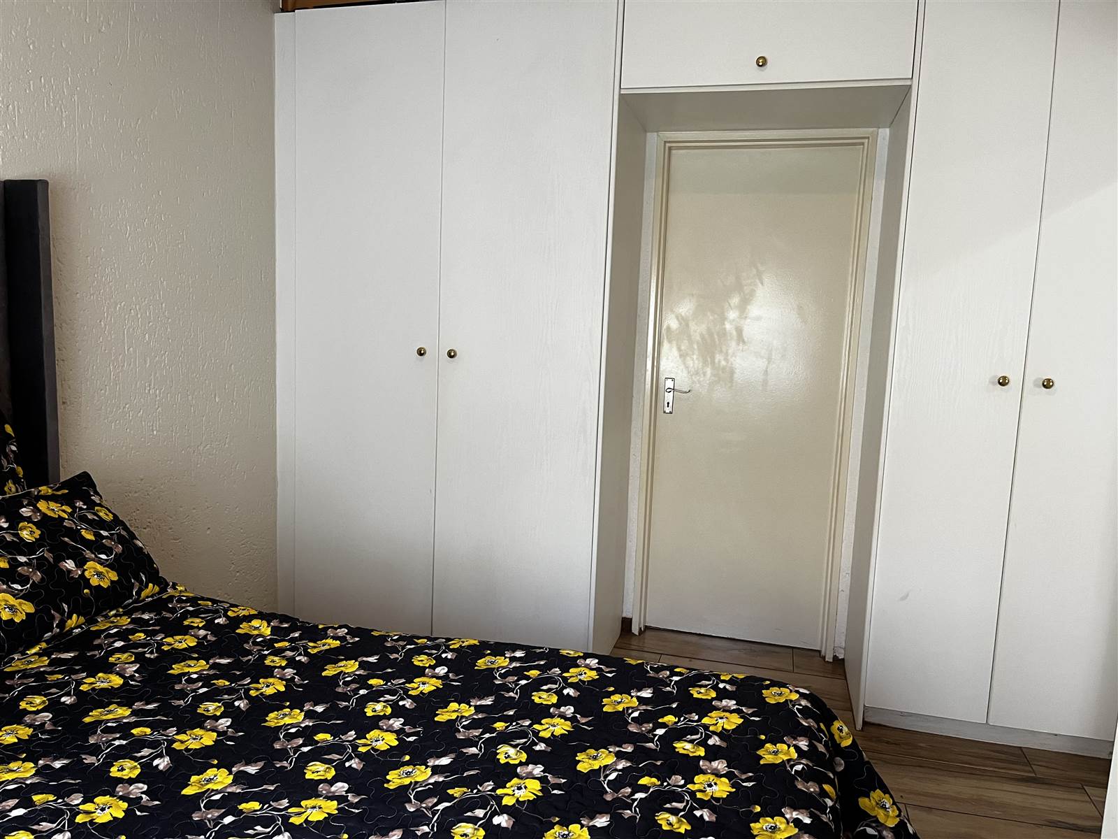 1 Bed Apartment in Paulshof photo number 9