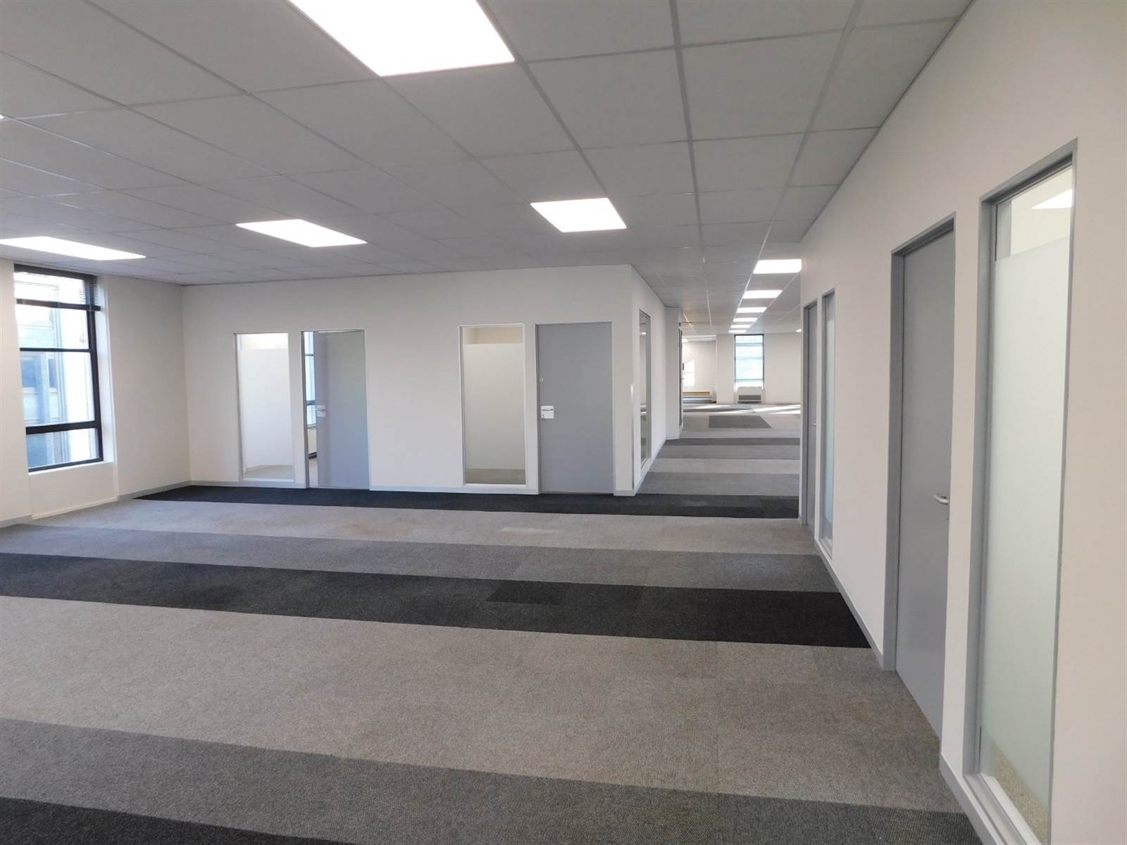630  m² Office Space in Rosebank photo number 4