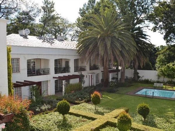 1 Bed Apartment in Saxonwold