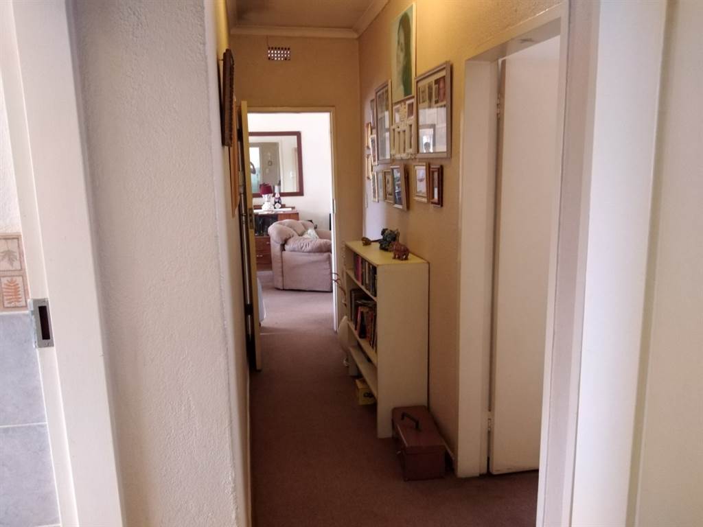 2 Bed Townhouse in Witfield photo number 10