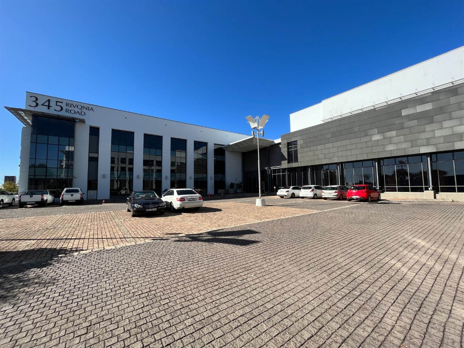 32  m² Office Space in Rivonia photo number 1
