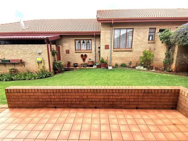 2 Bedroom Townhouse 2 Bedroom Townhouse