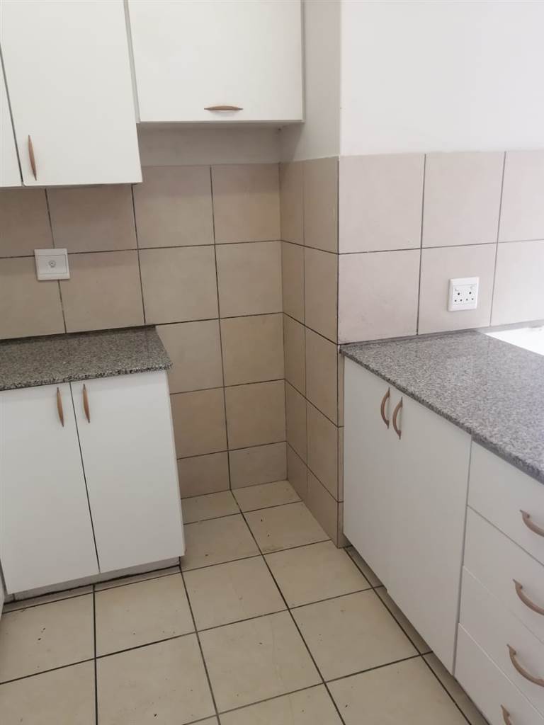 3 Bed Apartment in Westville photo number 6